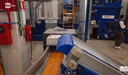 An episode of the Italian TV programme Report, presented by Sigfrido Ranucci, featured a Motovario gear reducer in a segment on the textile industry
